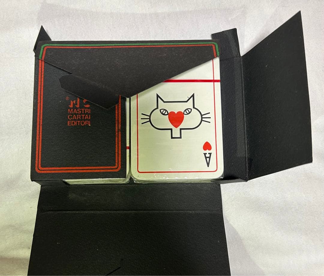 イタリア製 猫のタロットカード 希少 新品未使用 ケースいり