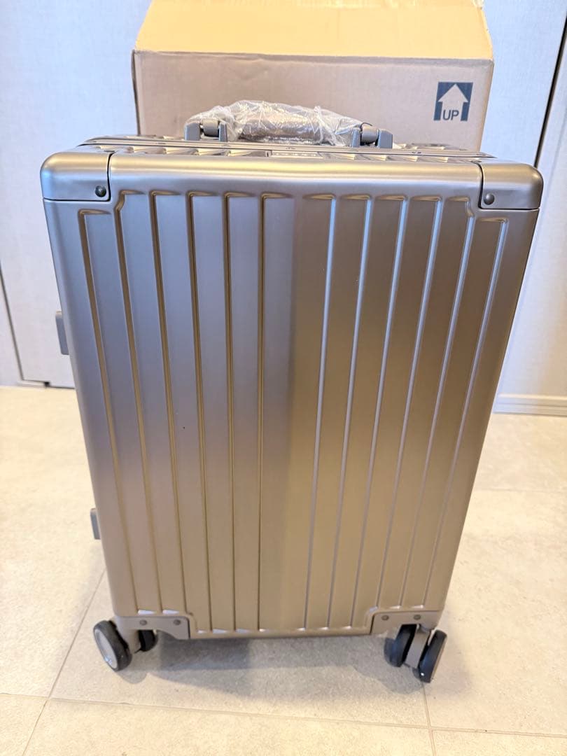 muta チタンゴールドキャリーケース箱付き