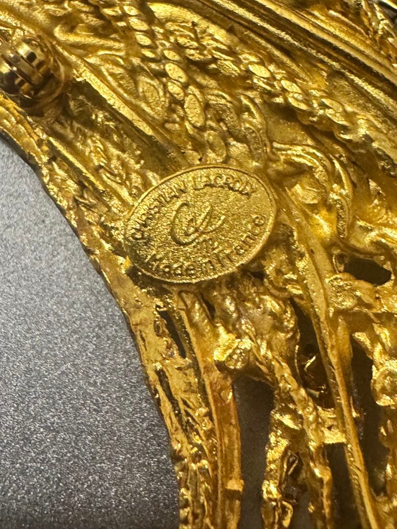 クリスチャン　ラクロワChristian lactic ブローチ　レディース美品