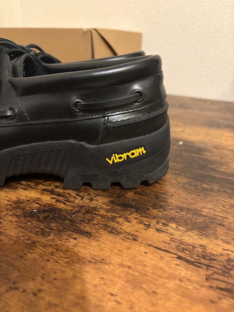 ZARA×VIBRAM® レザーデッキシューズ