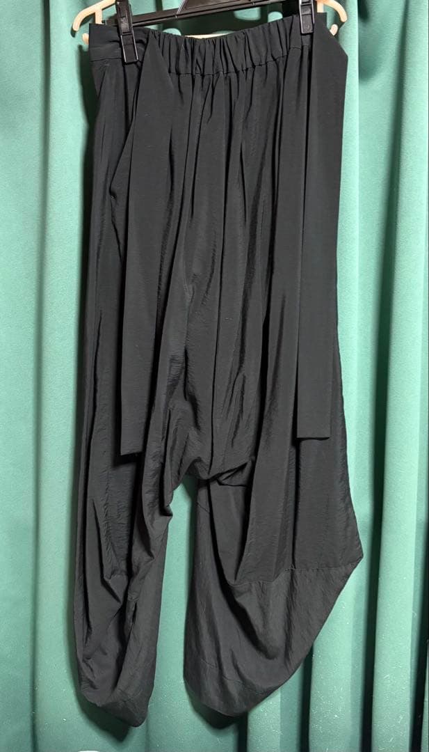 4月で終了！Vivienne Westwood サルエルパンツ