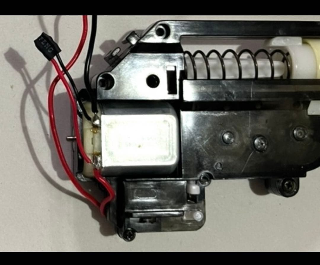 美品　東京マルイ　M4A1 カスタム品　金属ピニオン　SBD リチウム電池等々