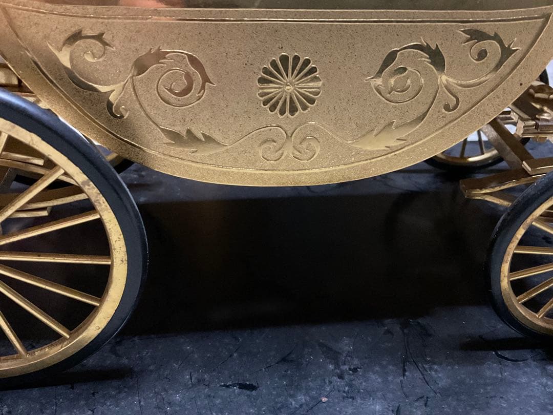 天皇陛下即位記念幌馬車／ダイキャスト製品・24k GP。【現状出品　稼働します】