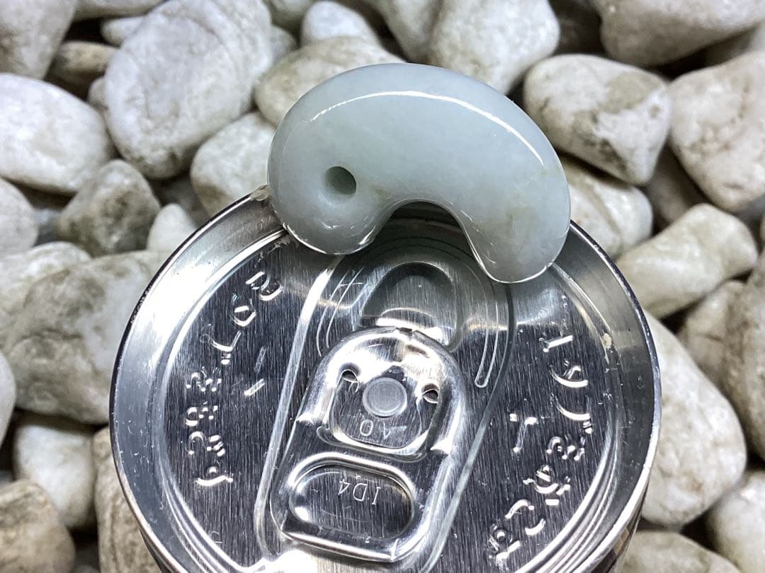 ✳古代からの吉祥幸運の勾玉‼️ 外部鑑別書取得品‼️糸魚川翡翠勾玉　本物をお守りに