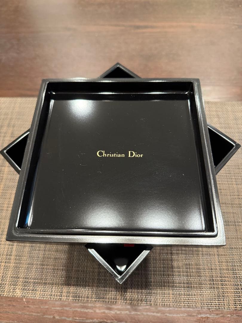 Christian Dior 漆器重箱 3段 リボンデザイン　おせち
