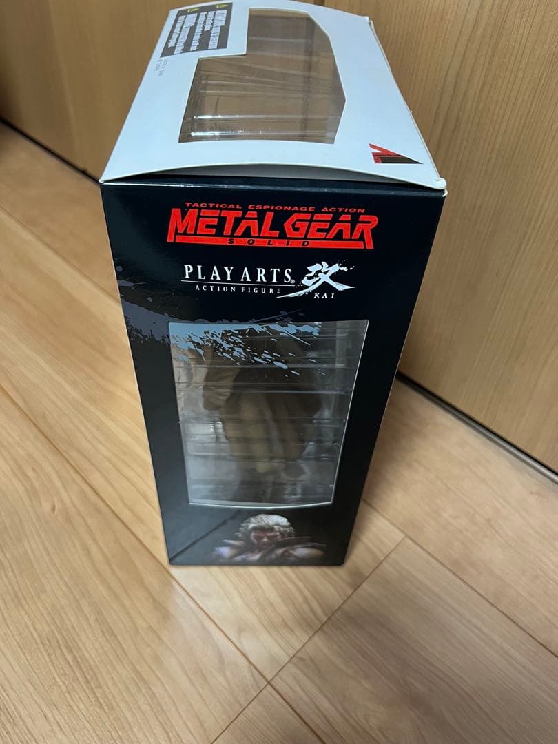 L GEAR SOLIDリキッド スネイク フィギュア