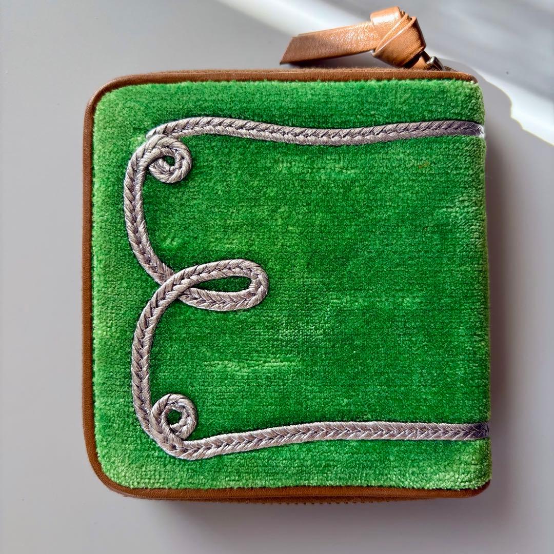 レイコ様用　美品 超希少 限定 ボッテガヴェネタ 二つ折り財布 グリーン 箱あり
