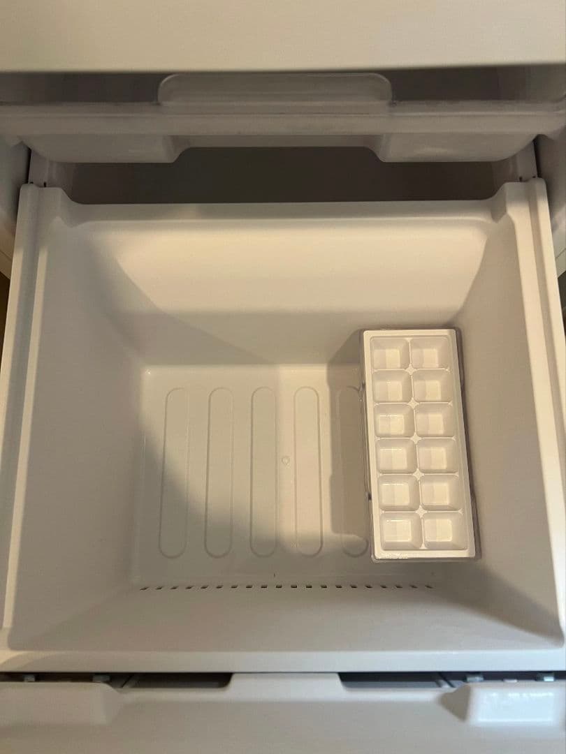 美品／シャープ 2ドア冷蔵庫 179L 2024年 SJ-D18P-W 単身用