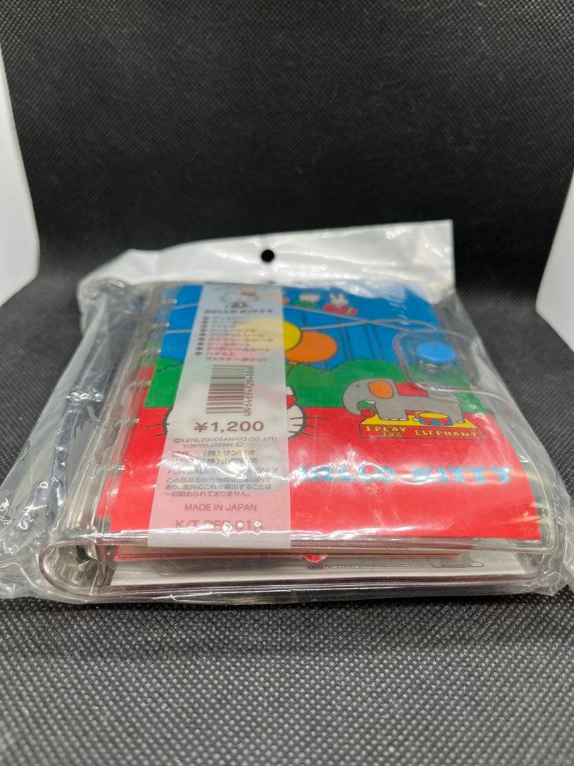 【新品未開封】ハローキティ　6穴対応　フォトシールバインダー
