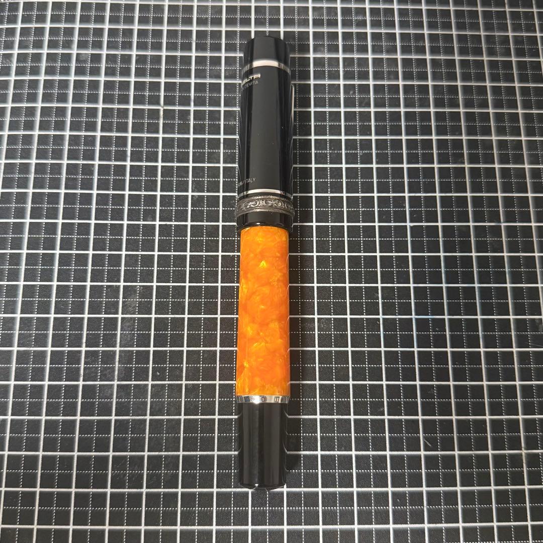 デルタ 万年筆 ドルチェビータ ミディアム オリジナル 18K M