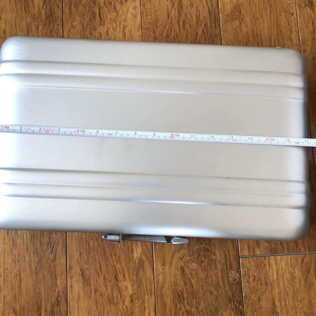 ZERO HALLIBURTON シルバー