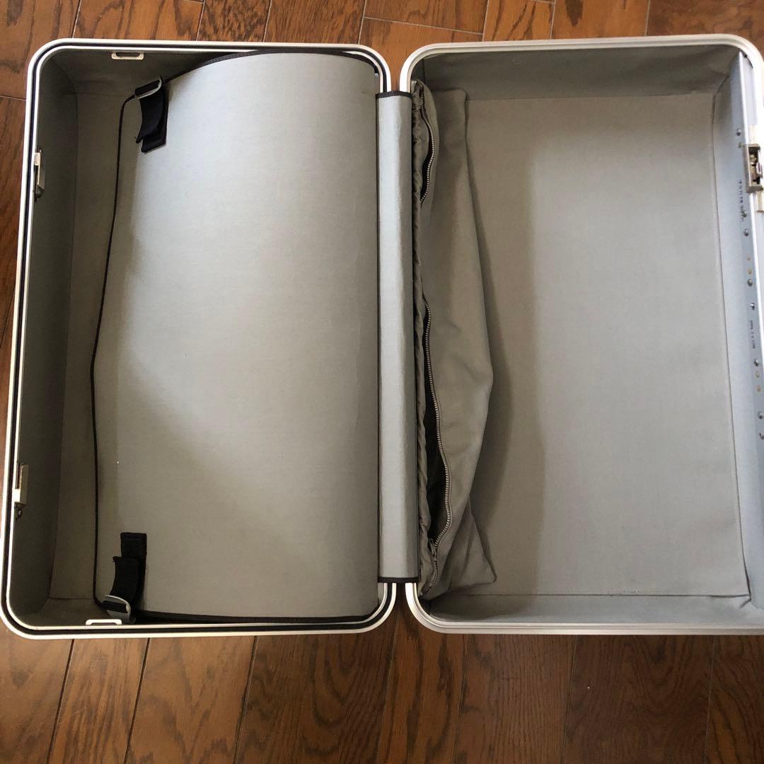 ZERO HALLIBURTON シルバー