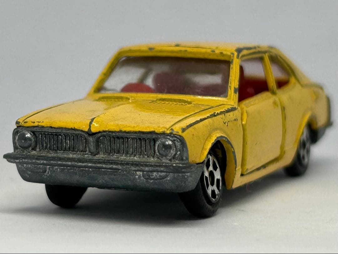 トミカ No.11 トヨタ スプリンター 1200 SL 黄 香港製 黒箱