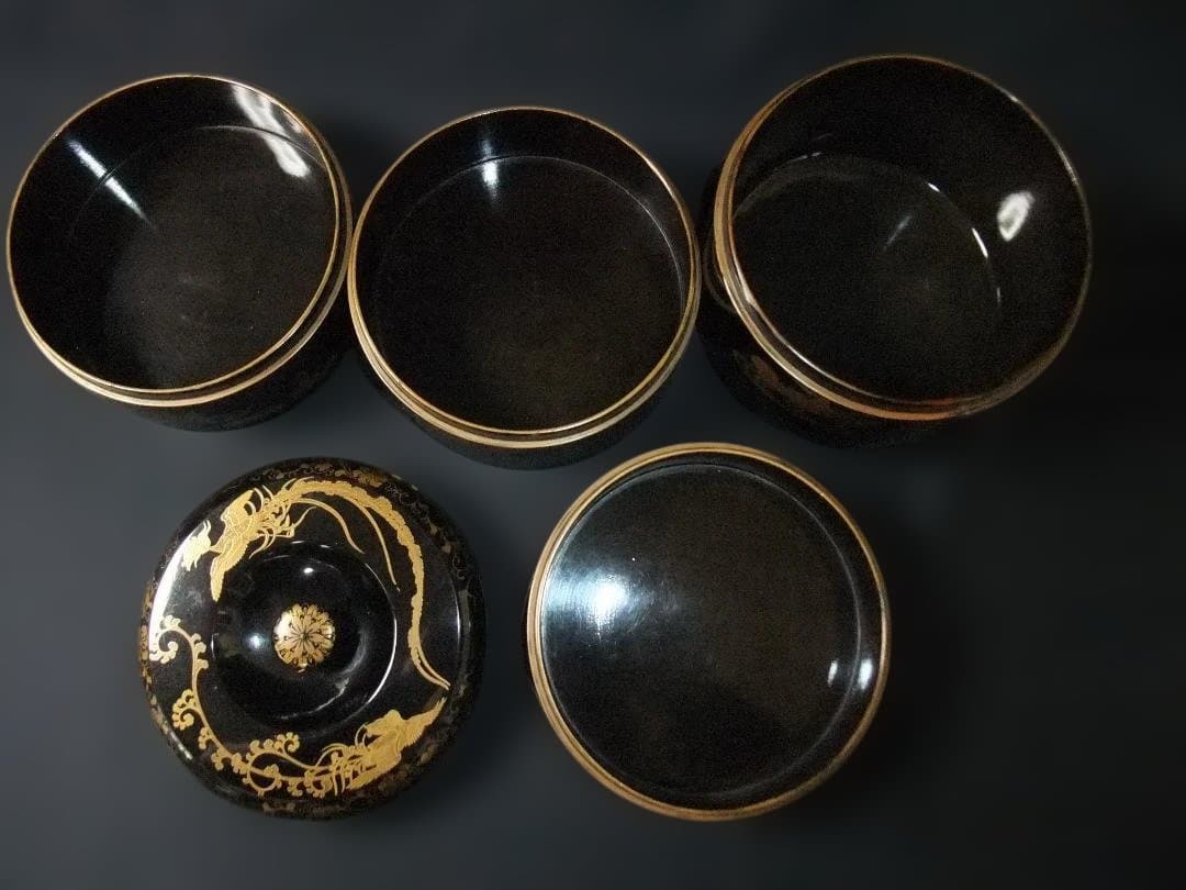 江戸期 唐草花 丸型四段重 食篭 金蒔絵 鳳凰文