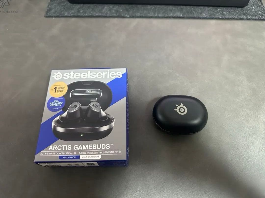 ヘッドホン steelseries arctis gamebuds