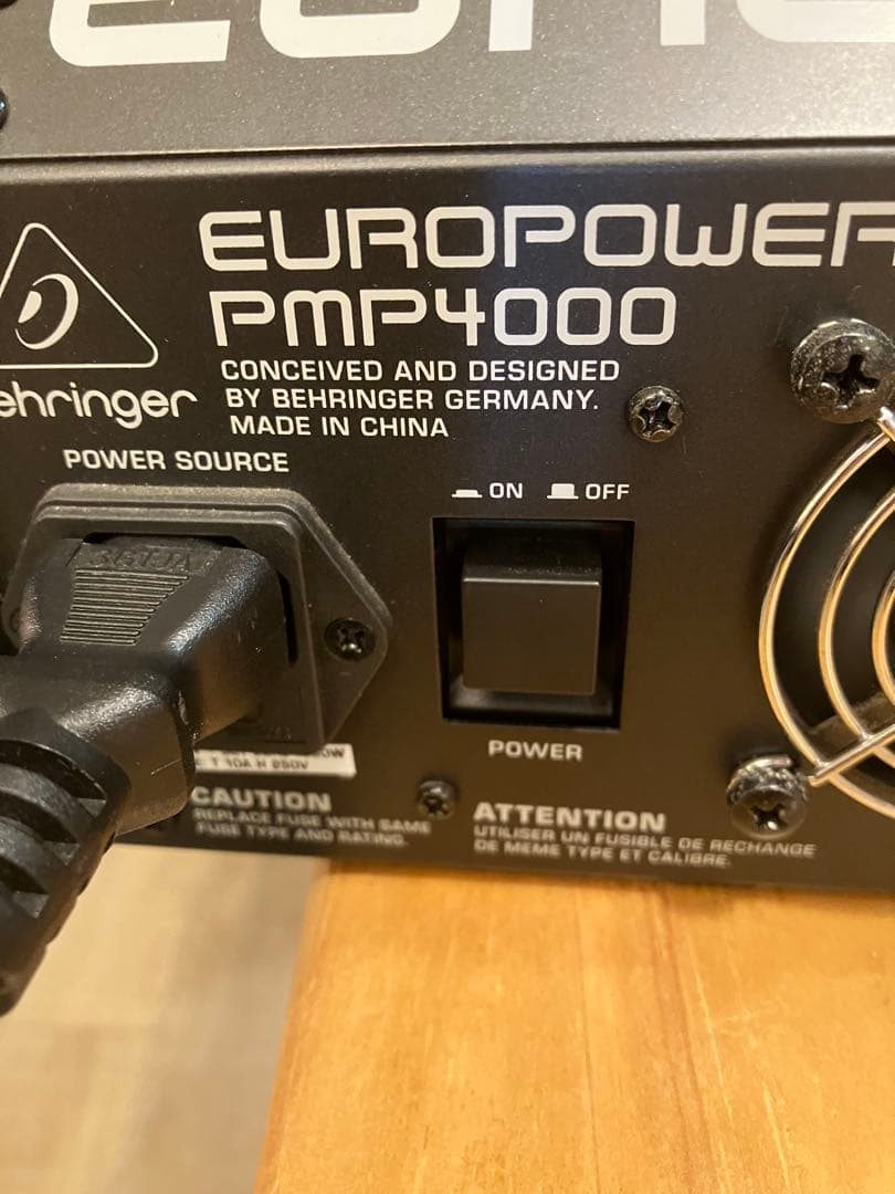 【限定1台】Behringer PMP4000 パワードミキサー