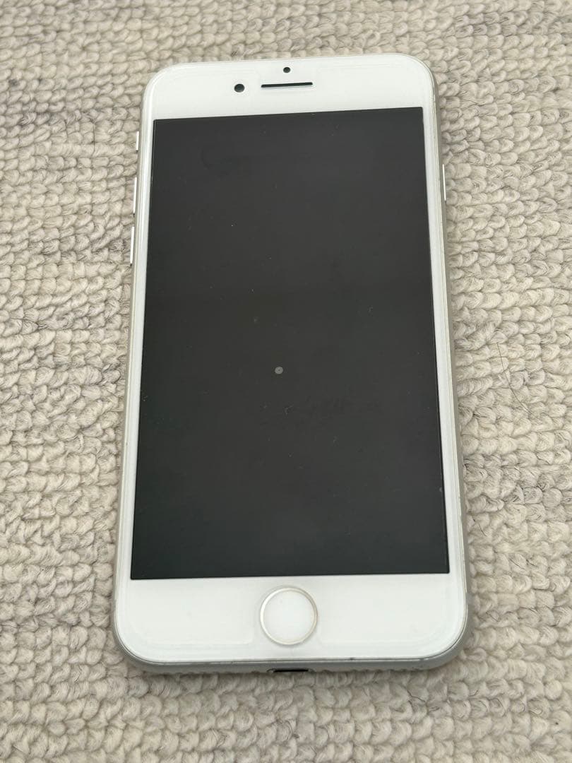 iPhone 8 64GB シルバー（SIMフリー）