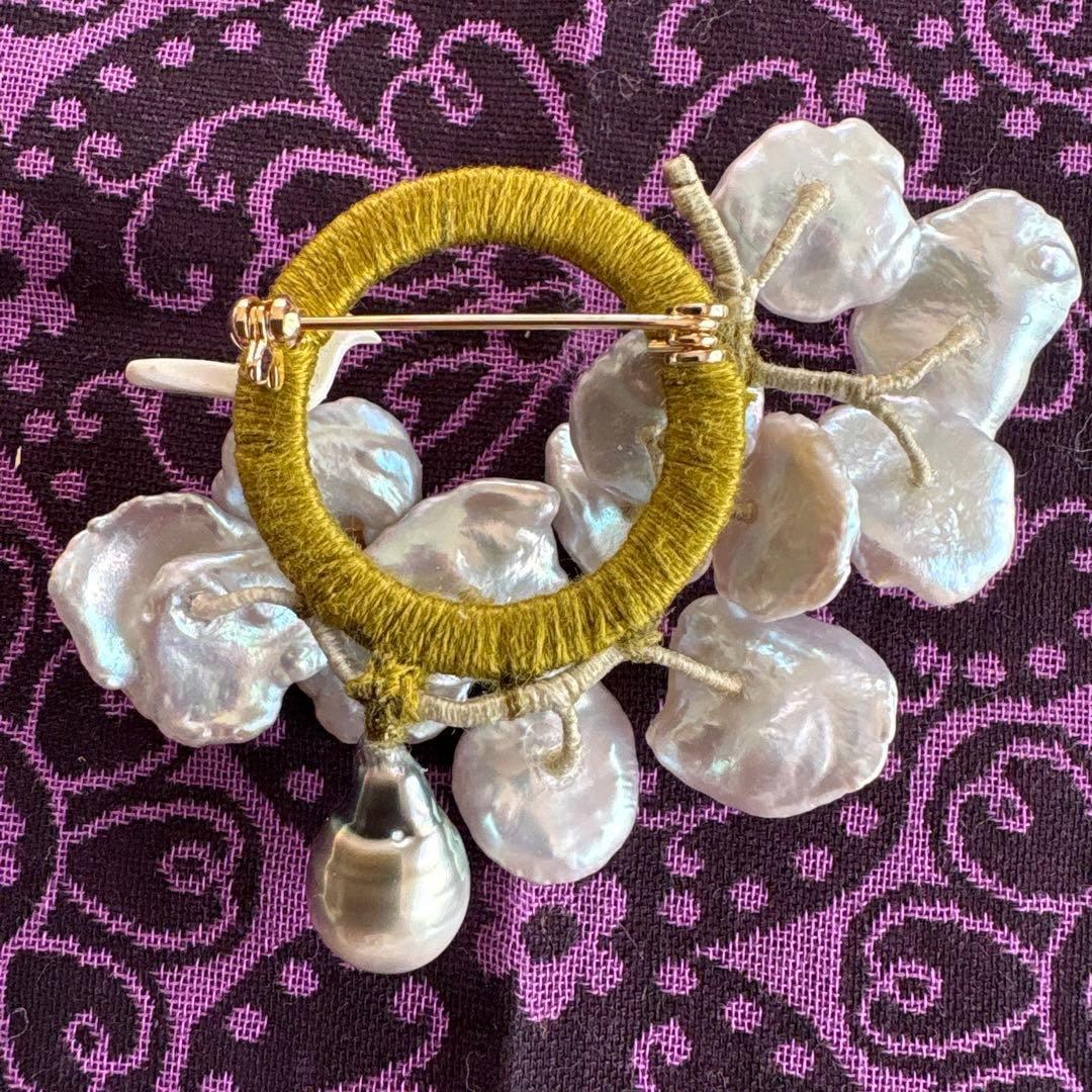 11月23日限定価格　マーダーポーレン　ブローチ（淡水パール・シェル）