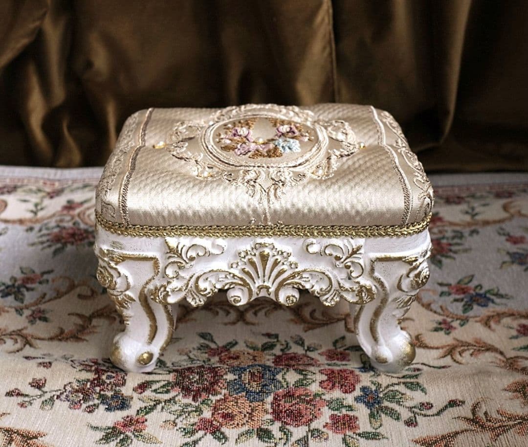 あまえび@プロフ必読様 1/3アンティーク調スツール