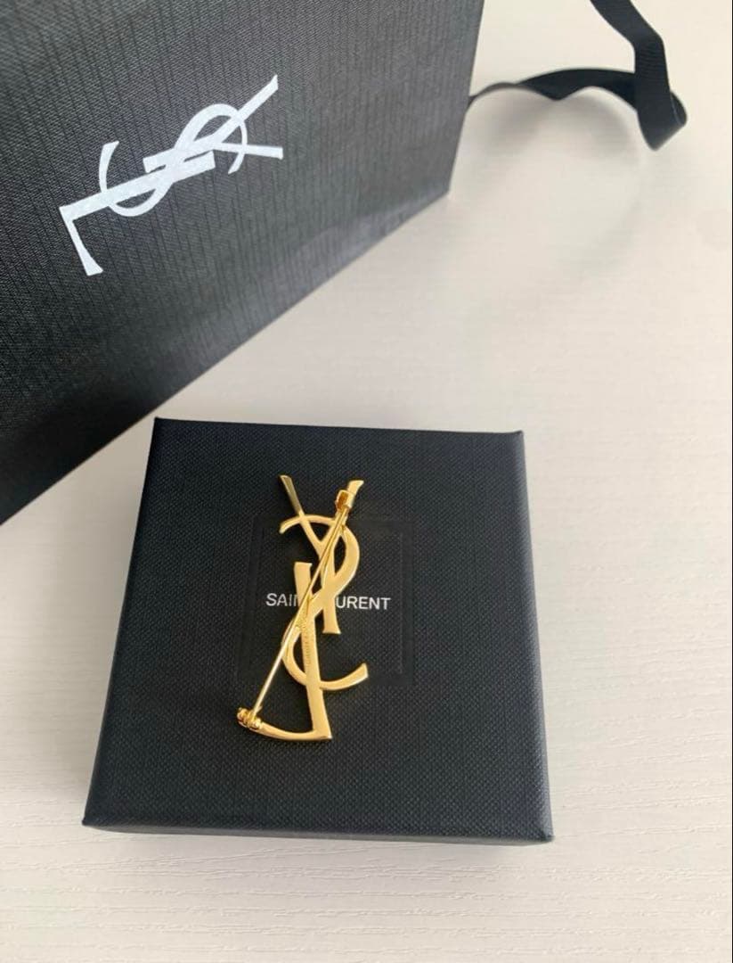 【✨最終価格✨】YVES SAINT LAURENT ゴールドブローチ