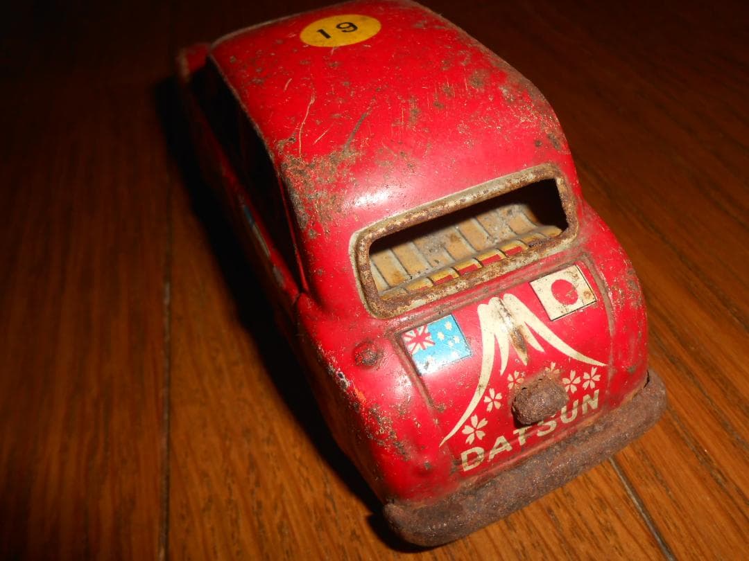 【アイコナ】ブリキカー　ダットサン　（昭和レトロ）