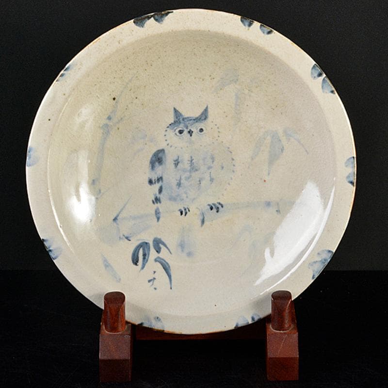 日本画家　郷倉千靱絵付　染付　梟図　飾皿　絵皿　共箱　F　R6056B