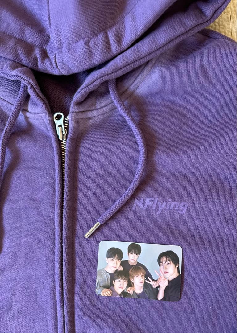 N.Flying〖LET'S ROLL4EVER 〗パーカーとトレカ