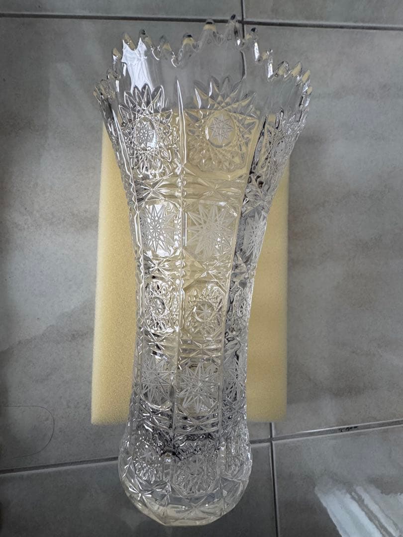 ボヘミアガラス 花瓶　svvー600