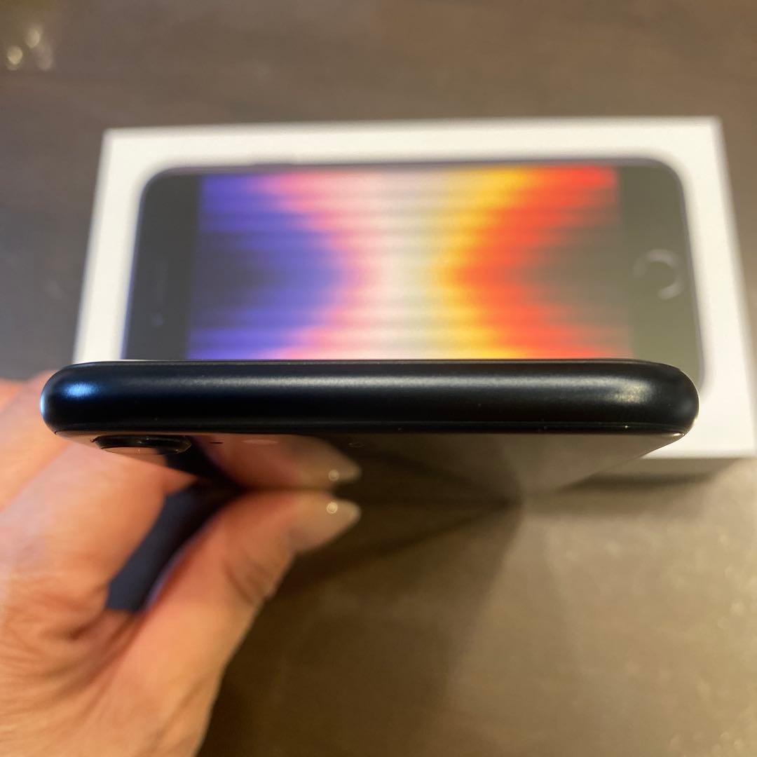 iPhoneSE 3 128GB ミッドナイト　SIMフリー　フィルム2枚付き