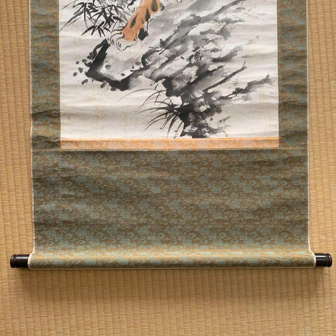 虎の掛け軸　173cm×56cm