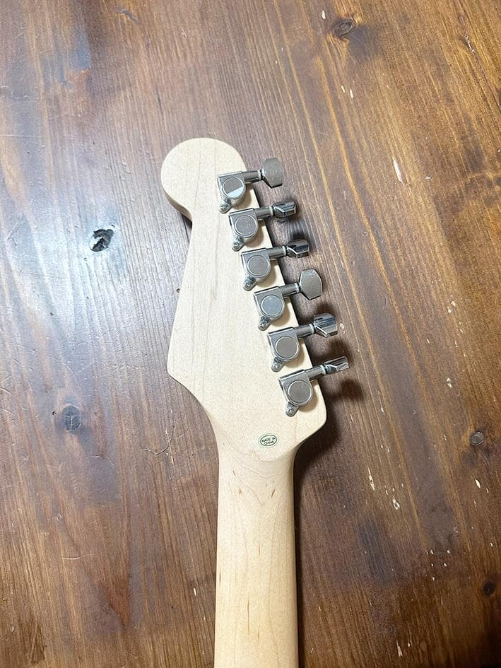 ケース　アーム付き　ストラトタイプ　エレキギター　ブラック