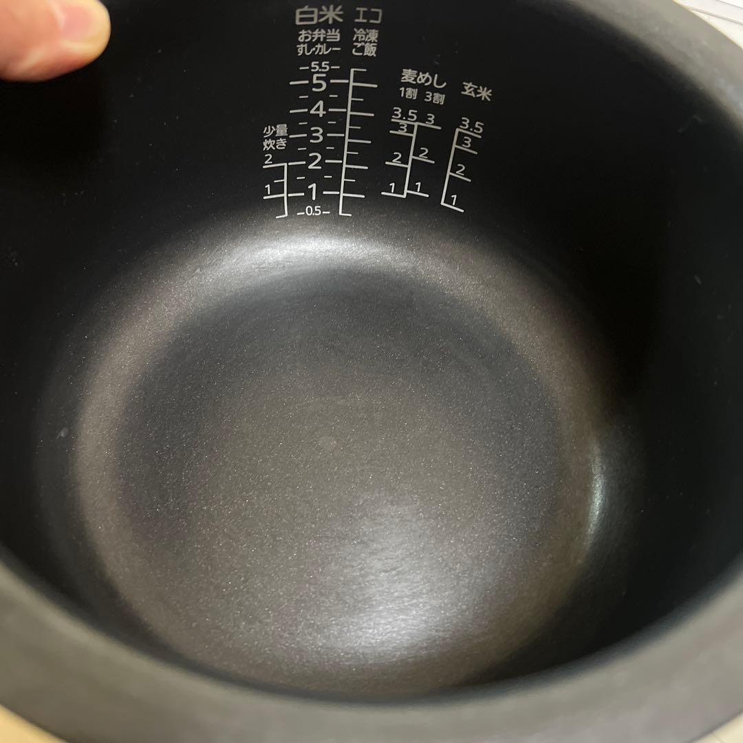 TIGER◆炊飯器 炊きたて JPV-A100 マットホワイト　5.5号炊き