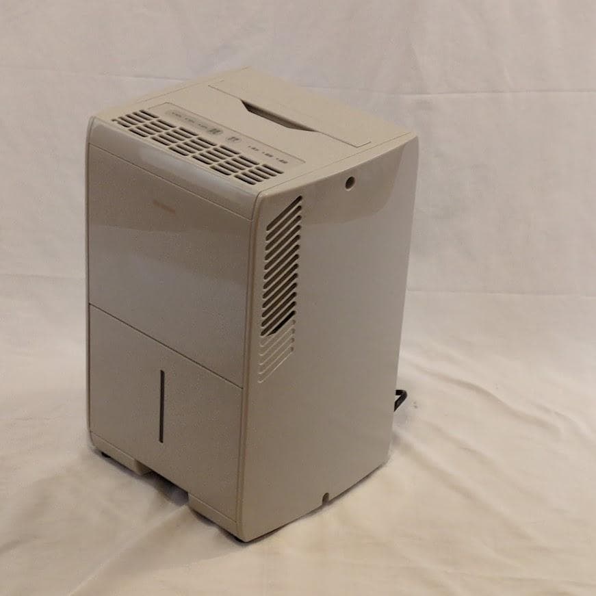 アイリスオーヤマ コンプレッサー式除湿機 KIJC-J56 ベージュ 動作確認済