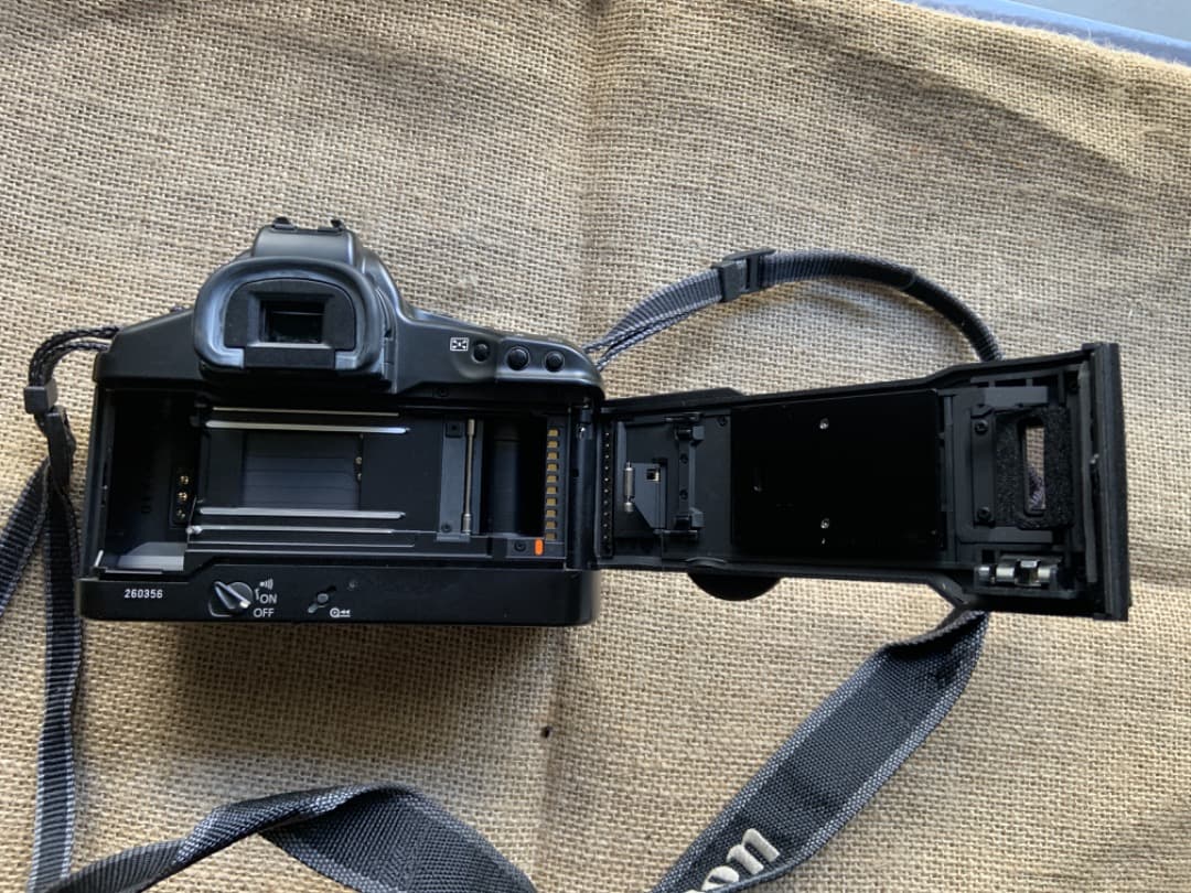 Canon EOS 1 フィルム一眼レフカメラ