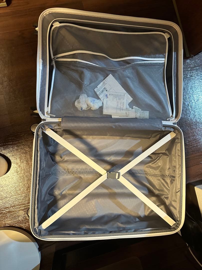 ホワイトキャリーケース アメリカンツーリスター　SOUNDBOX