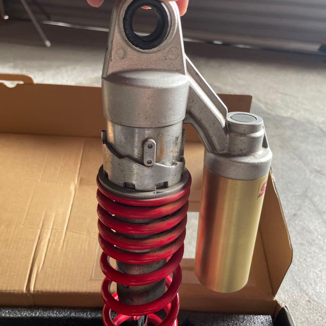 SHOWA ショックアブソーバー 中古