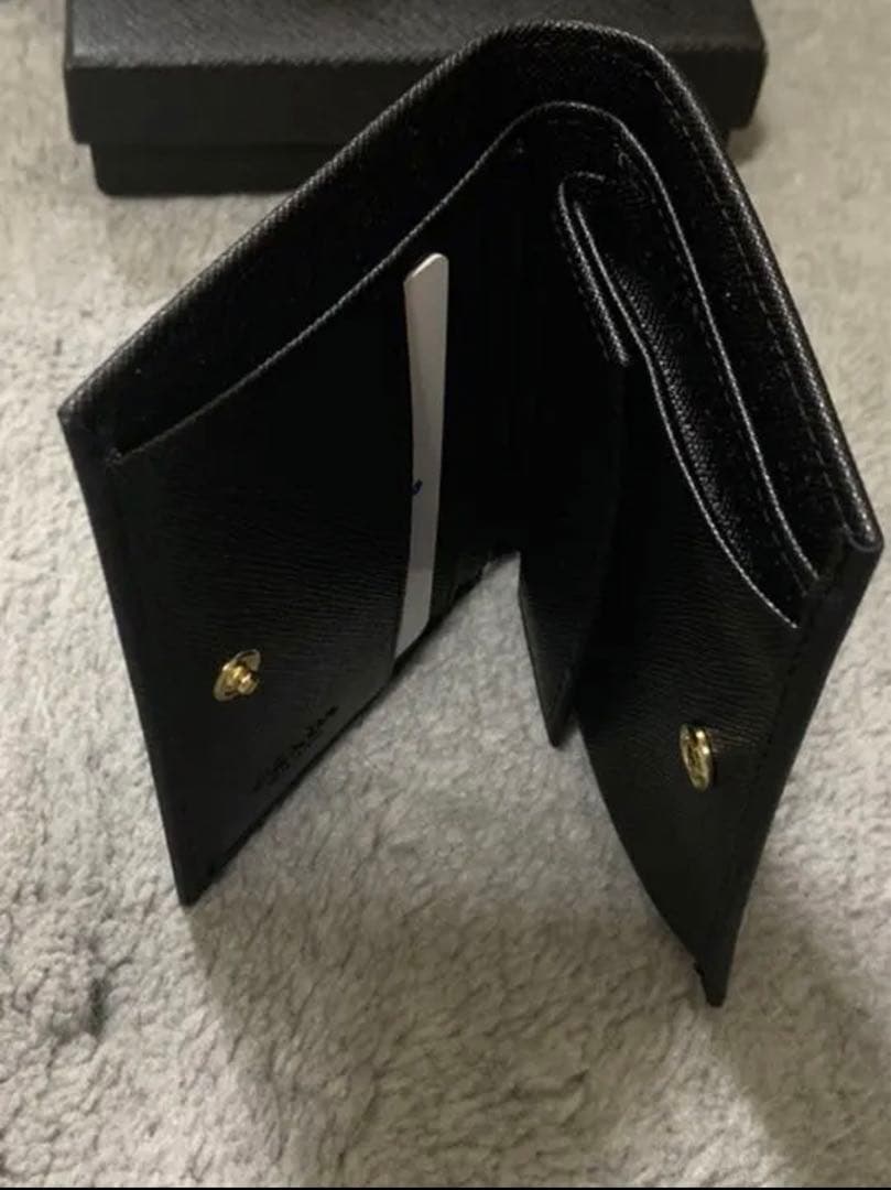 PRADA 財布