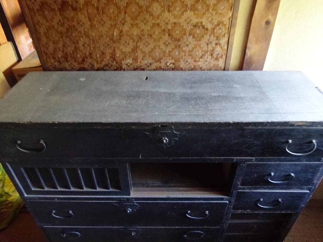 ★最終値　黒箪笥　チェスト　古民家蔵出　骨董　アンティーク　レトロ　古い　古民具