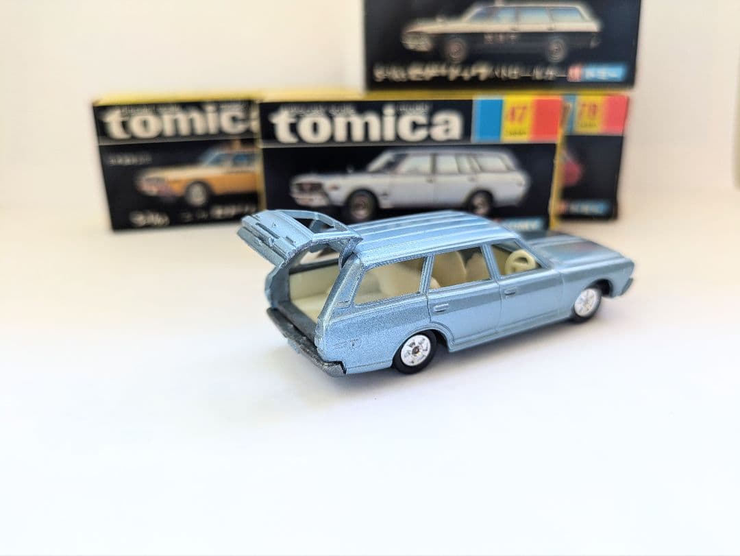 トミカ 黒箱ニッサンセドリックワゴン 47 76 77 78