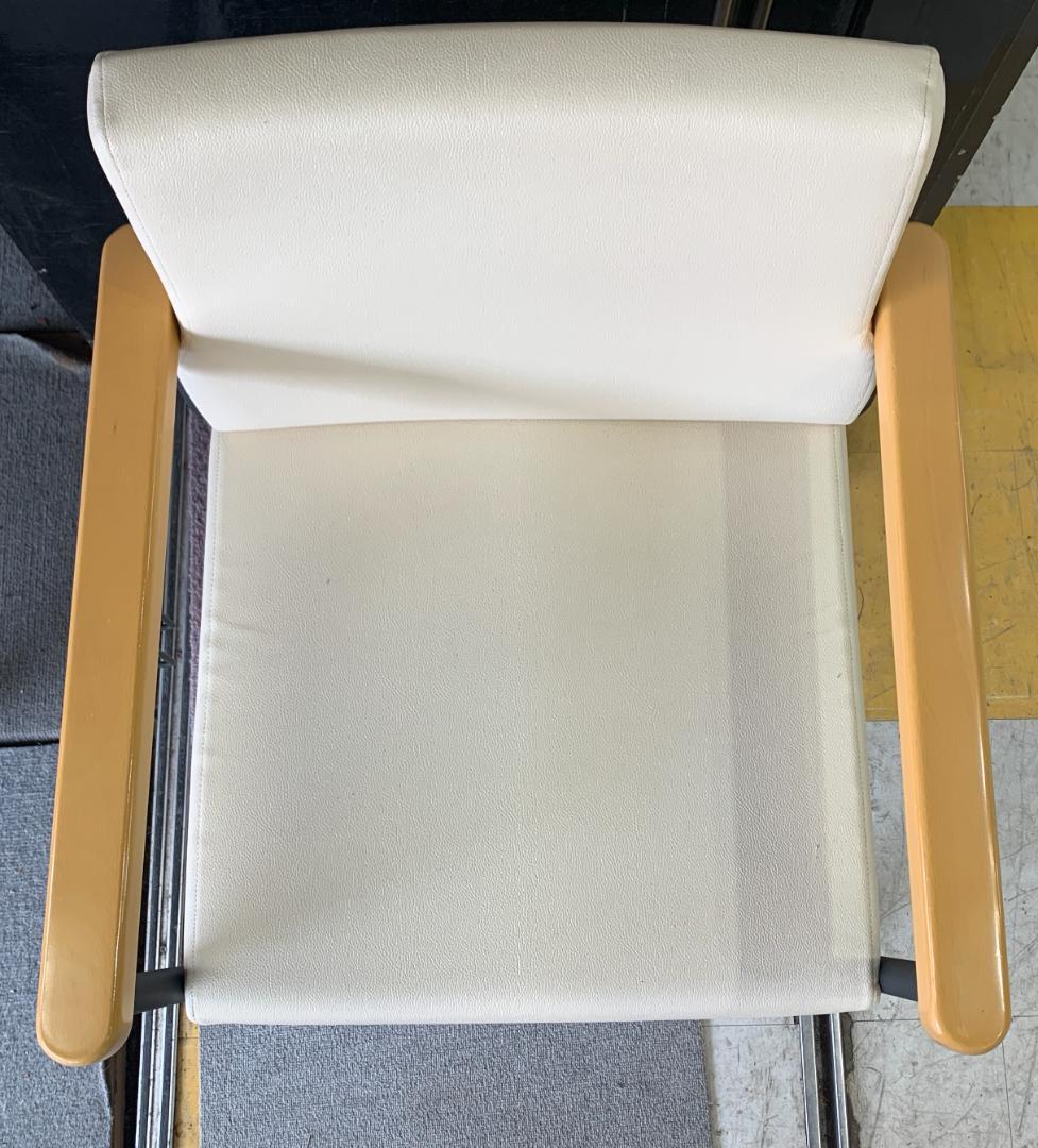 K【中古品】オフィスコム株式会社　ミーティングチェア　ソフィディア①