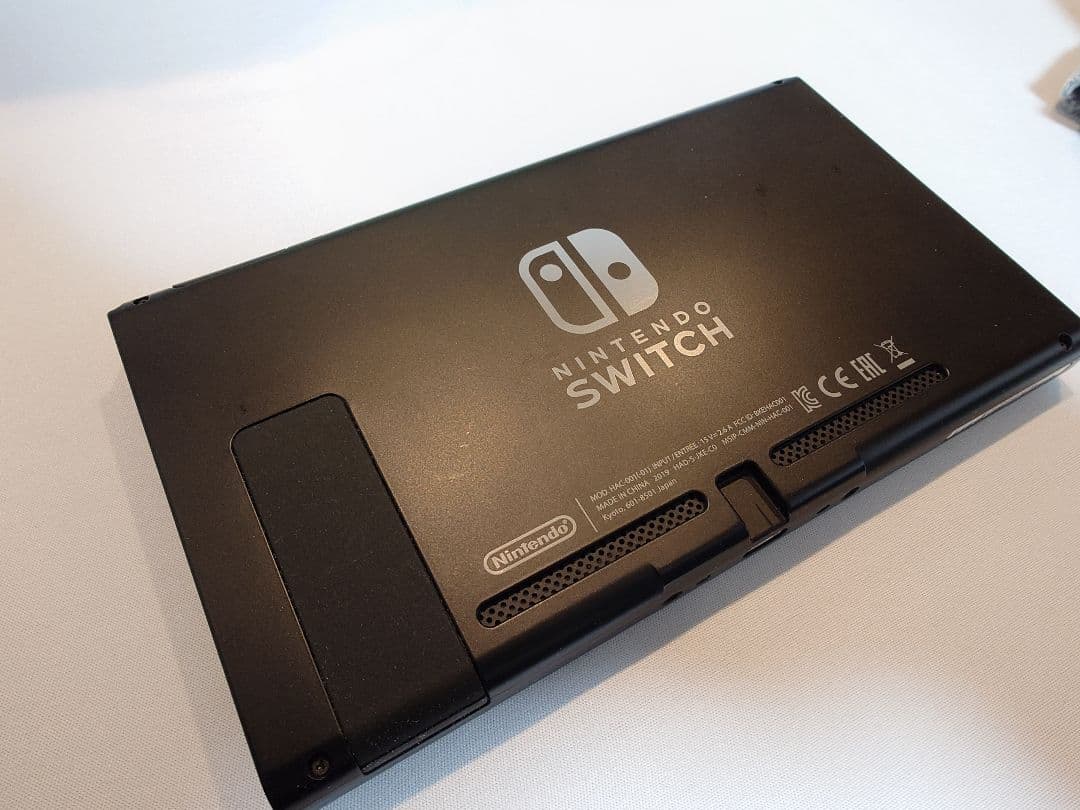 NintendoSwitch本体+Joy-Con充電グリップ+LANアダプター