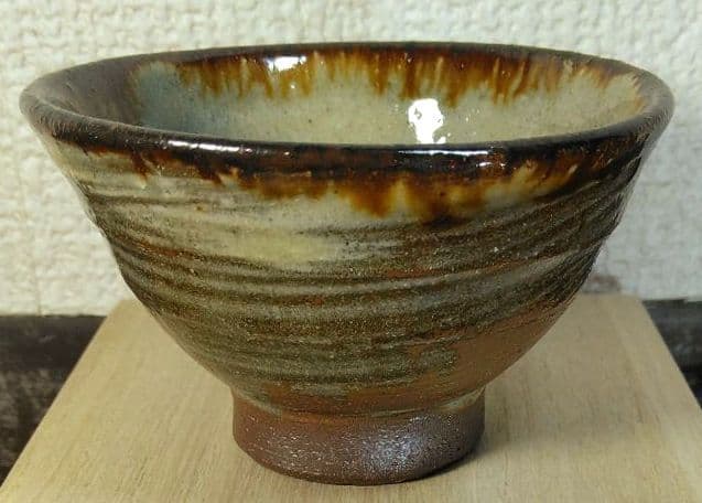 人間国宝 金城次郎 魚紋ぐい呑 栞 共箱 美品 やちむん 壺屋焼 壷屋焼