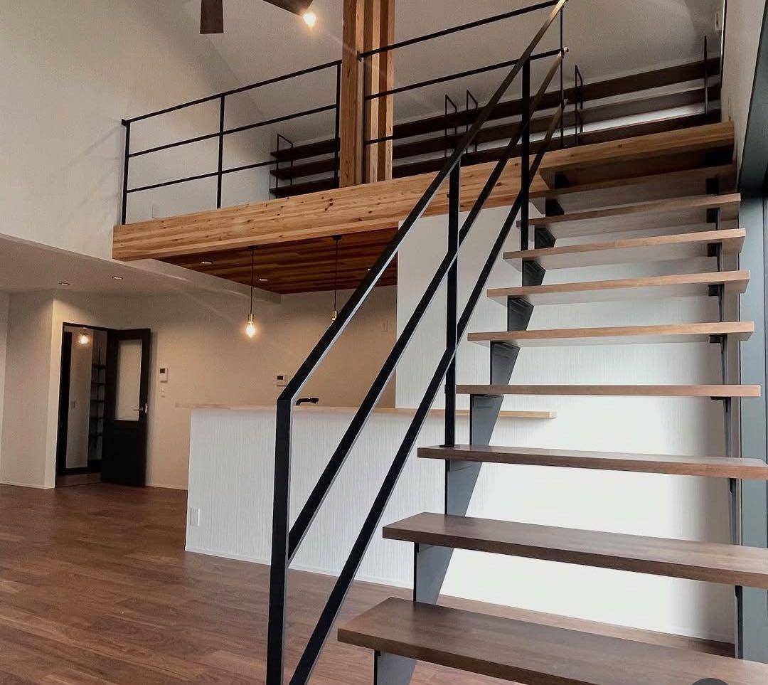 アイアン手すり　階段手摺　オーダーメイド手すり　ロフト　スキップフロア　おしゃれ