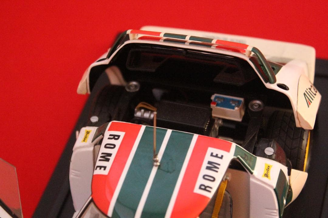 ミニカー 1/18 WRC ランチア・ストラトス(ライト点灯モデル)