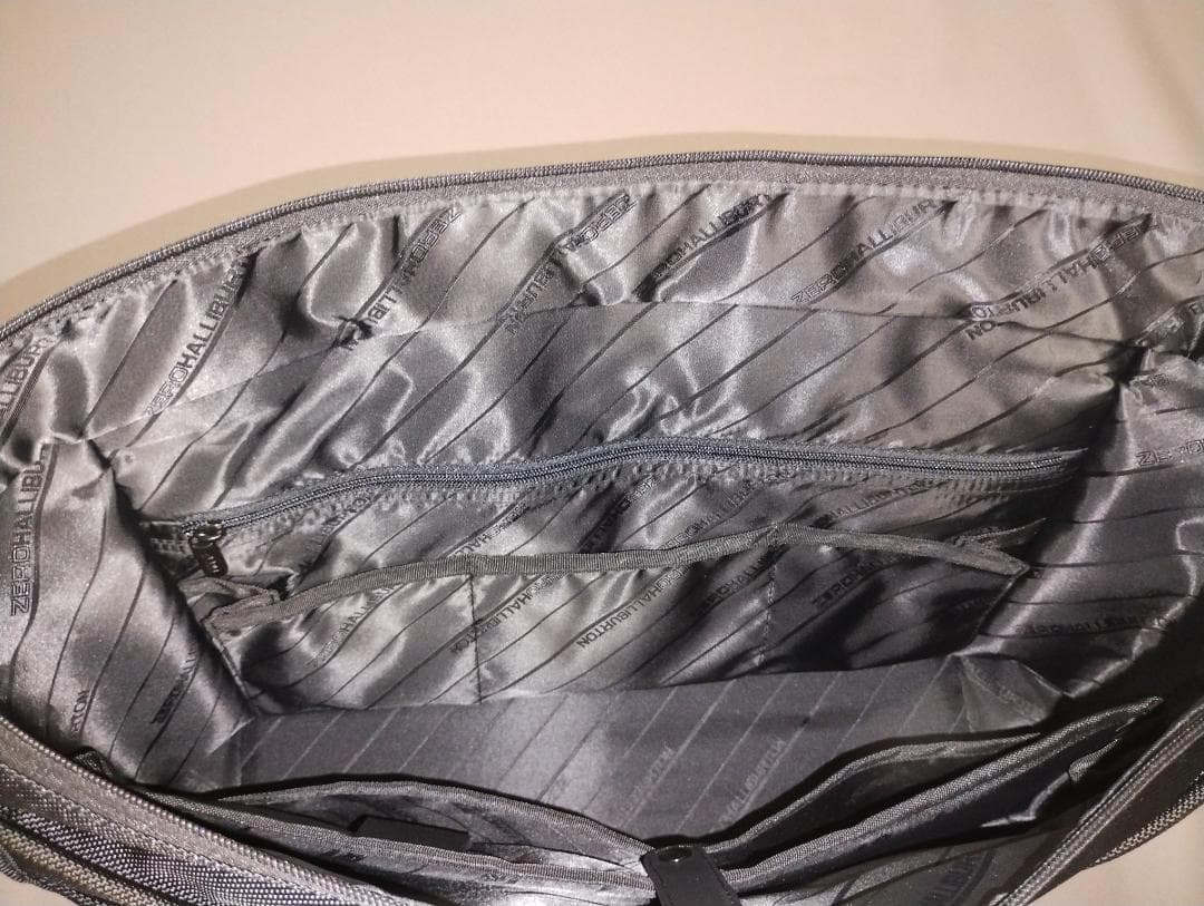 ZERO HALLIBURTON ゼロハリバートン 94152 TRAX 黒