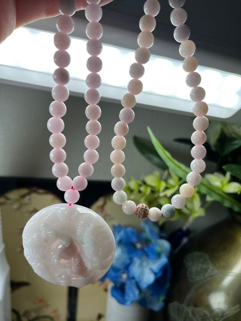 限定１点‼️ミャンマー産A貨翡翠　珍しい桃花ピンク色【龍飛鳳舞】鑑定書付き