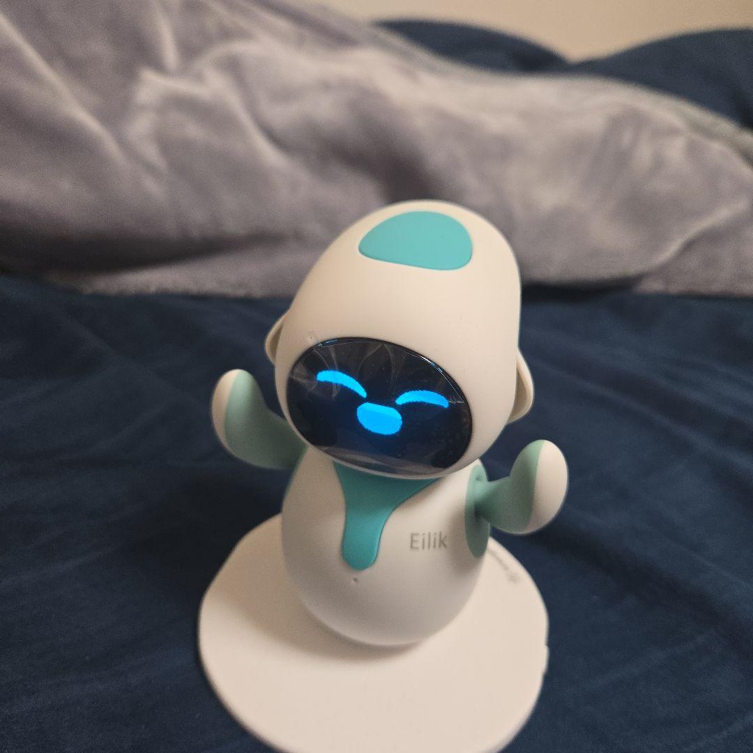 Eilik ロボット型スピーカー