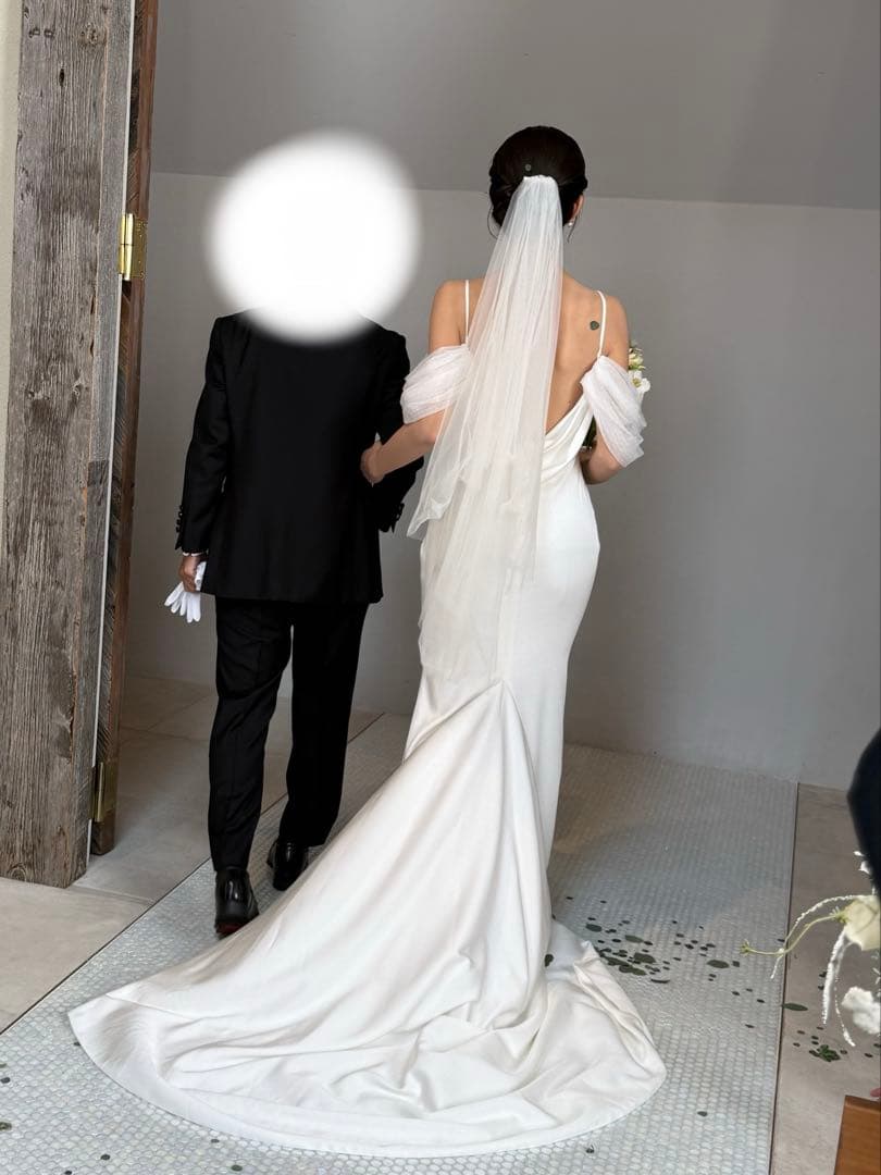 【週末セール！！】オフショルダー ウェディングドレス