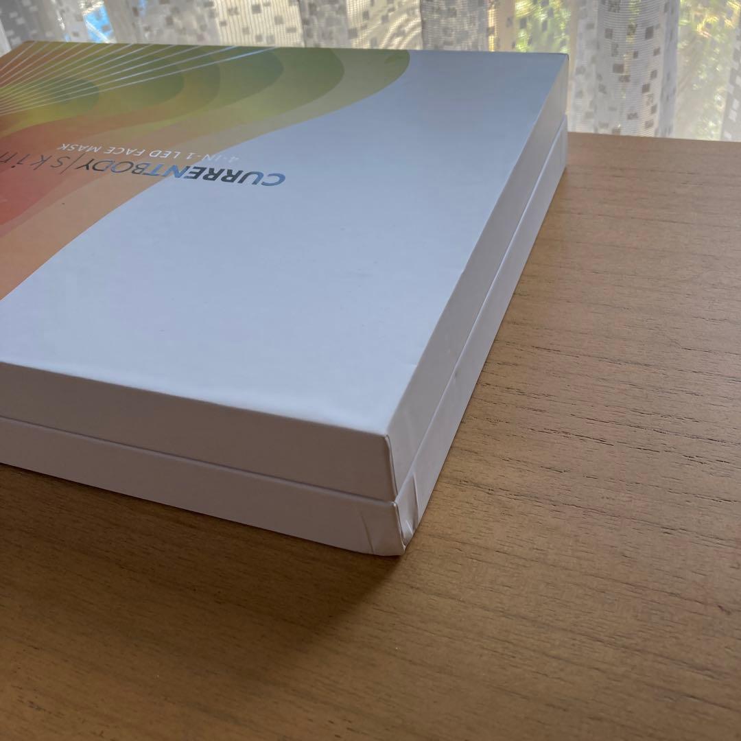 CURRENTBODY 4-in-1 LEDフェイスマスク