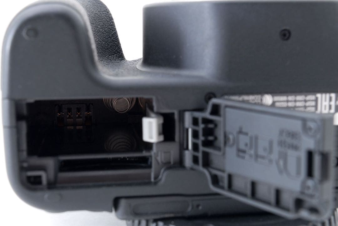 保証付き/デジタル一眼レフカメラ Canon EOS Kiss X9